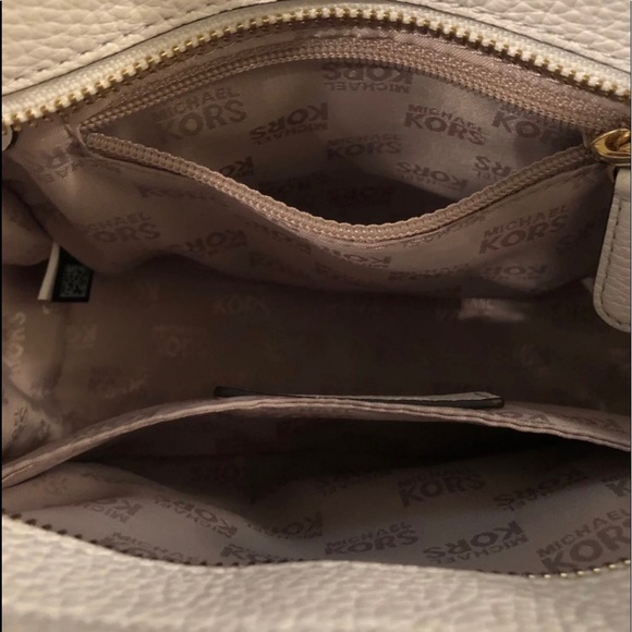 Michael kors purse - Picture 3 of 8